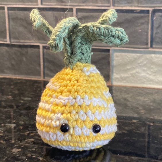 Crocheted pineapple